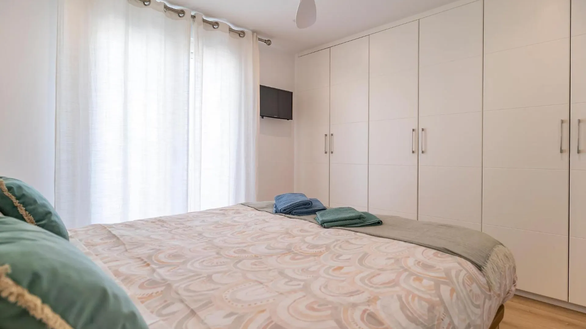 2 Bedroom Amazing Apartment In Торремолинос Испания