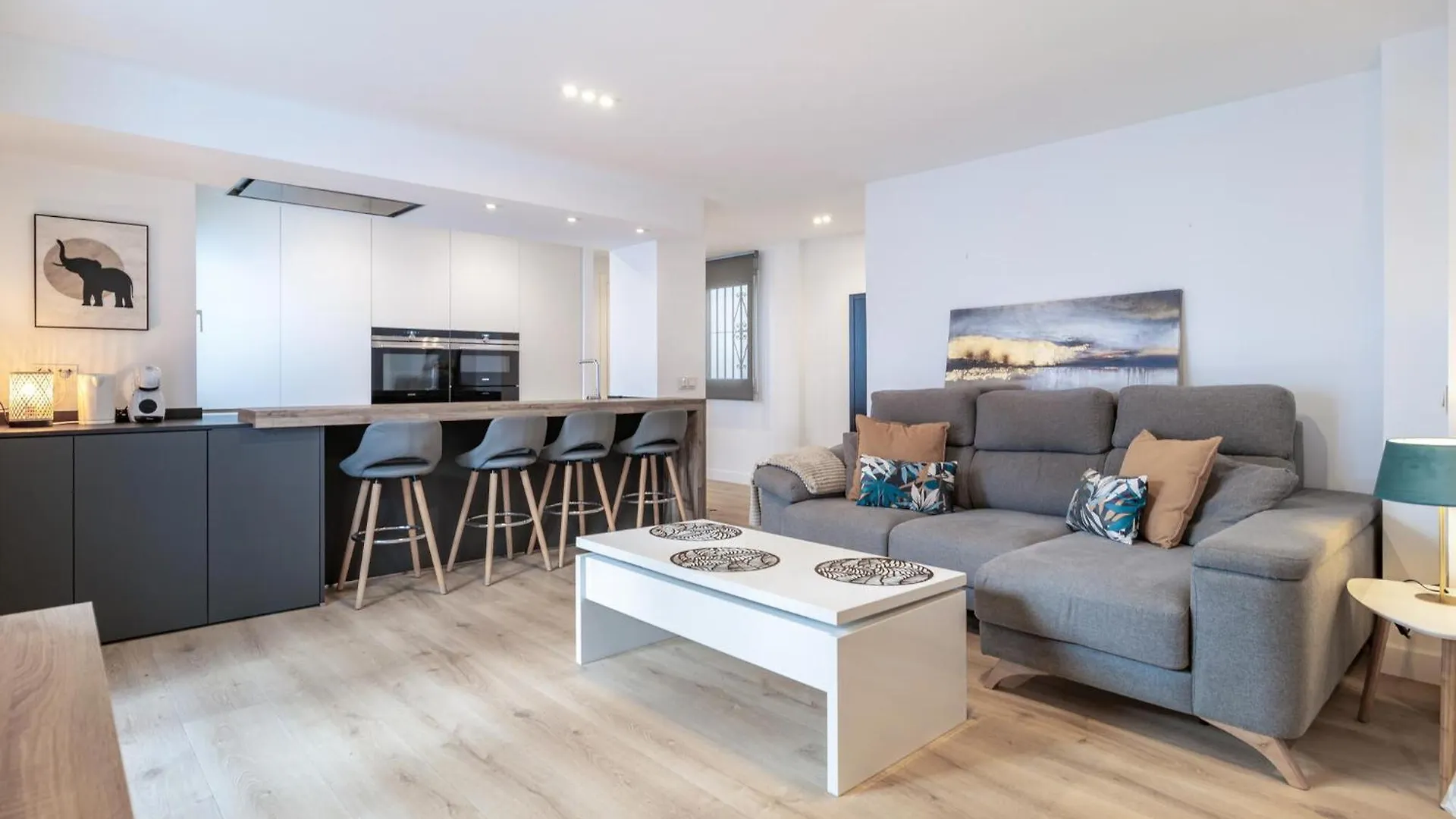2 Bedroom Amazing Apartment In Торремолинос